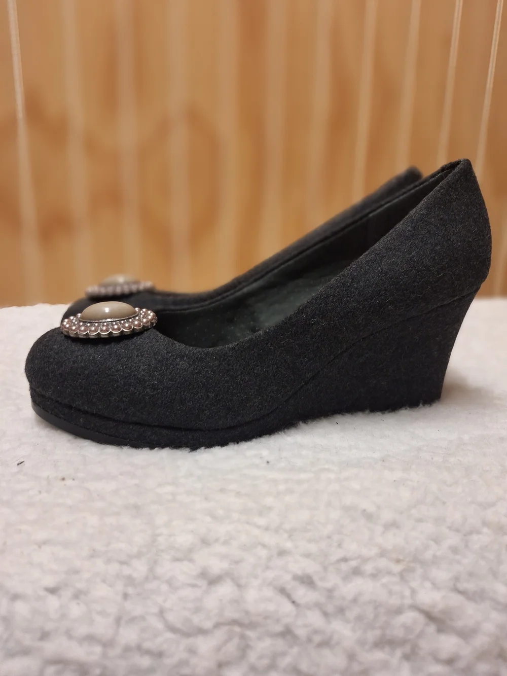 NEW Lindsay Phillips Wedge Pumps with Jeweled Brooch - Gray 7